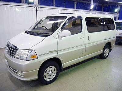 TOYOTA GRAND HIACE