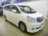 TOYOTA NOAH 2013 S/N 228238 front left view