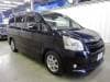 TOYOTA NOAH 2010 S/N 246577 front left view