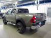 TOYOTA HILUX 2021 S/N 265294 vista traseira esquerda