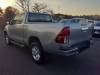 TOYOTA HILUX 2015 S/N 267085 vista traseira esquerda